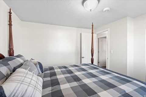 Tiny photo for 2883 W JANALEE DR, West Jordan, UT 84088 (MLS # 2122011)