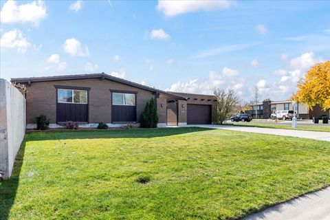 Tiny photo for 2883 W JANALEE DR, West Jordan, UT 84088 (MLS # 2122011)