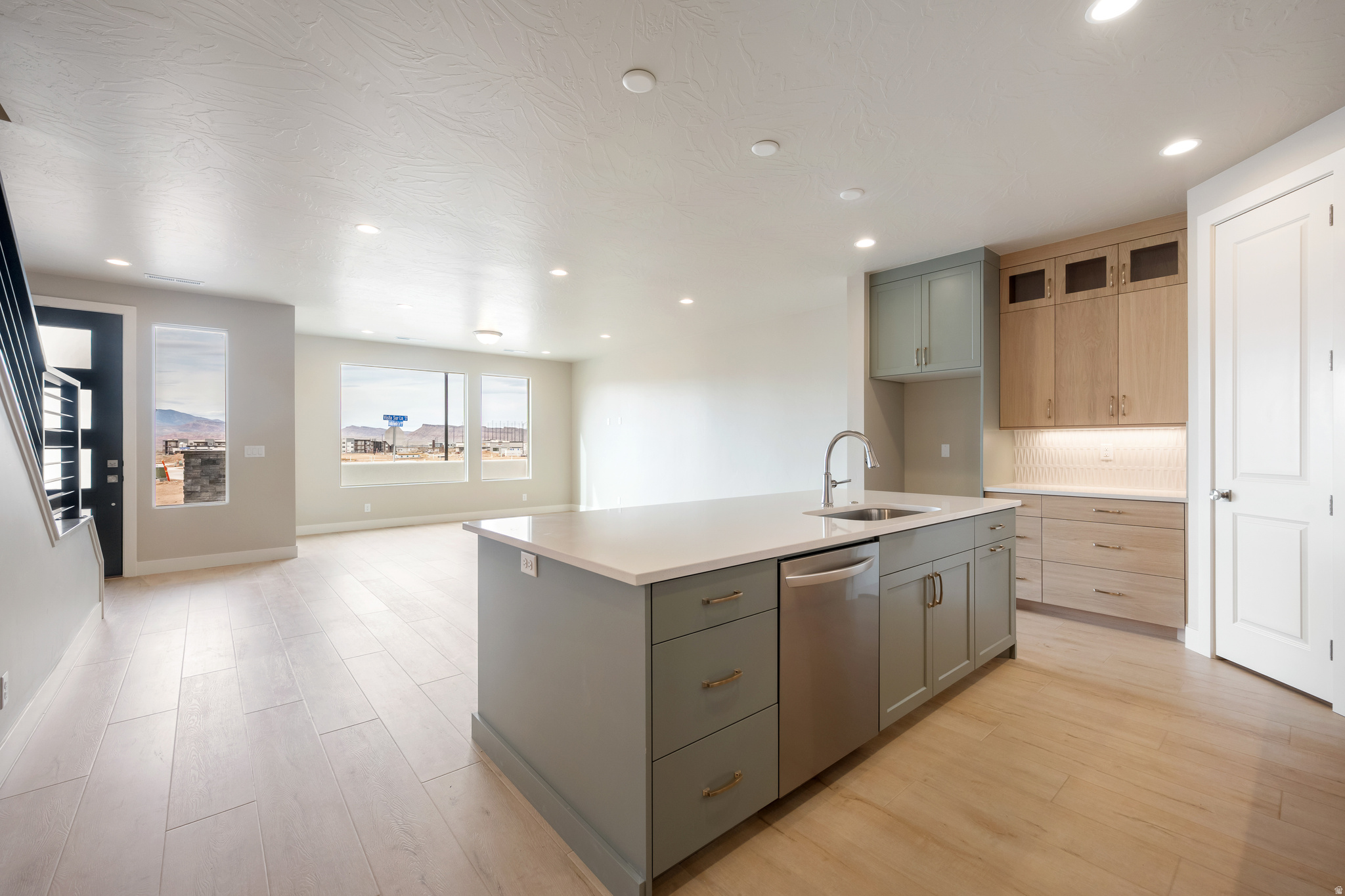 ATKINVILLE TOWNHOMES AT DESERT COLOR - Residential
