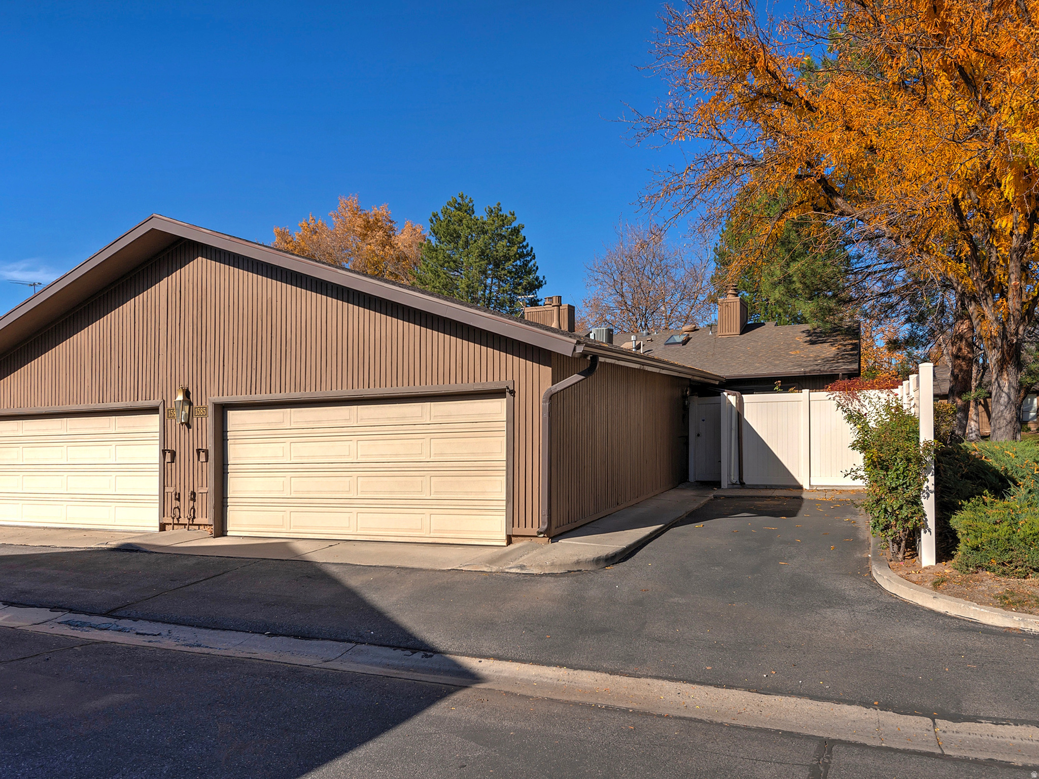 BROOKSTONE - Residential