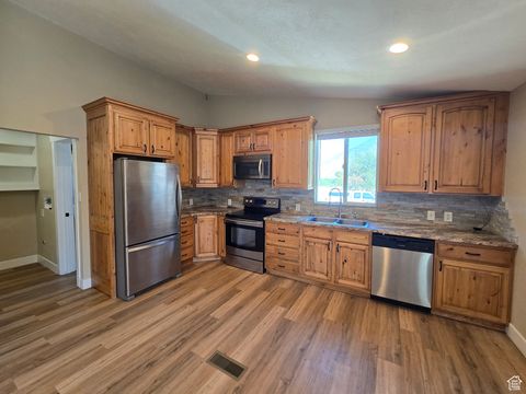 Photo of 810 W 2000 N #R2, Mapleton, UT 84664 (MLS # 2105856) Photo of 810 W 2000 N #R2, Mapleton, UT 84664 (MLS # 2105856)