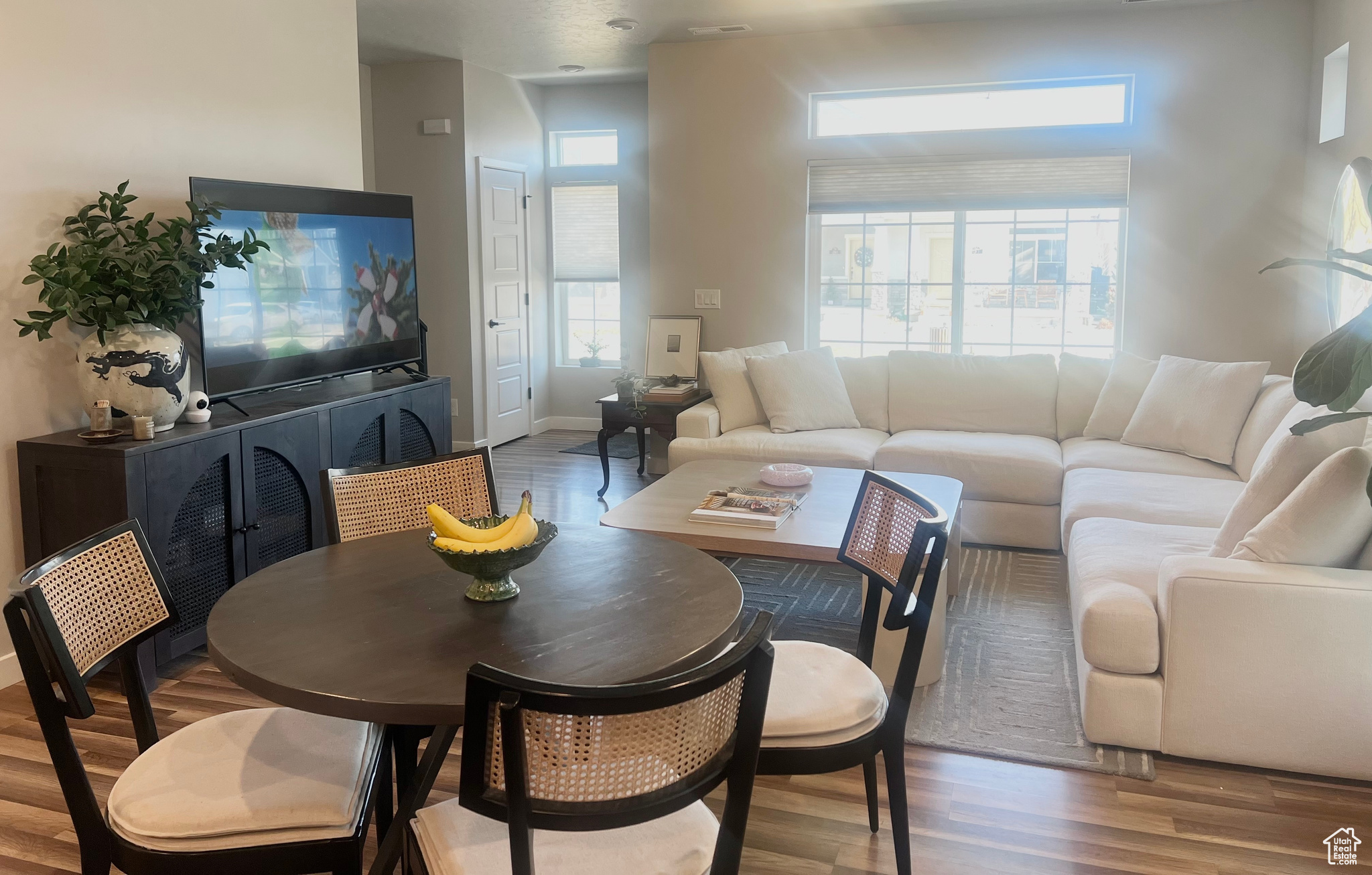 Saratoga Springs, Utah 84045, United States, 3 Bedrooms Bedrooms, ,2 BathroomsBathrooms,Residential,Pending,27417