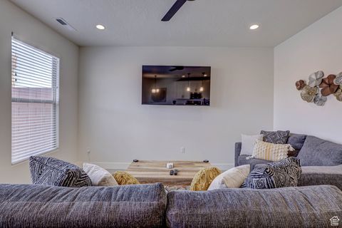 Tiny photo for 1301 E VISTA ROJA PL, Washington, UT 84780 (MLS # 2114734)