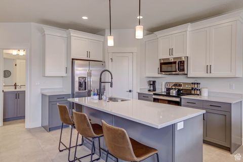 Tiny photo for 1301 E VISTA ROJA PL, Washington, UT 84780 (MLS # 2114734)