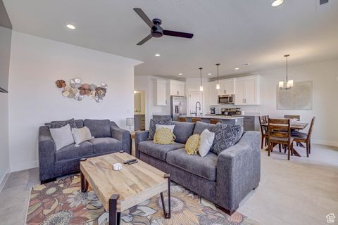 Tiny photo for 1301 E VISTA ROJA PL, Washington, UT 84780 (MLS # 2114734)