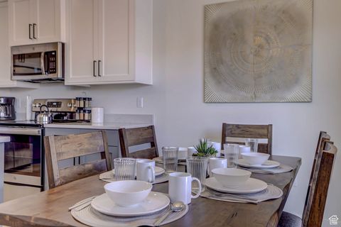 Tiny photo for 1301 E VISTA ROJA PL, Washington, UT 84780 (MLS # 2114734)