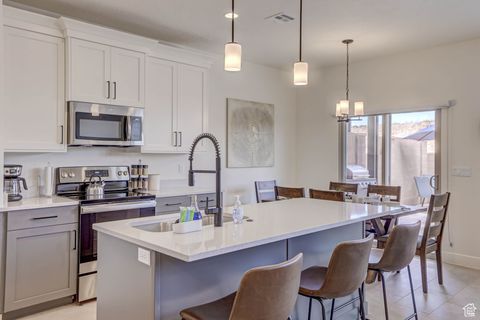 Tiny photo for 1301 E VISTA ROJA PL, Washington, UT 84780 (MLS # 2114734)