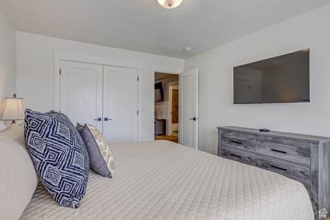 Tiny photo for 1301 E VISTA ROJA PL, Washington, UT 84780 (MLS # 2114734)
