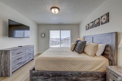 Tiny photo for 1301 E VISTA ROJA PL, Washington, UT 84780 (MLS # 2114734)