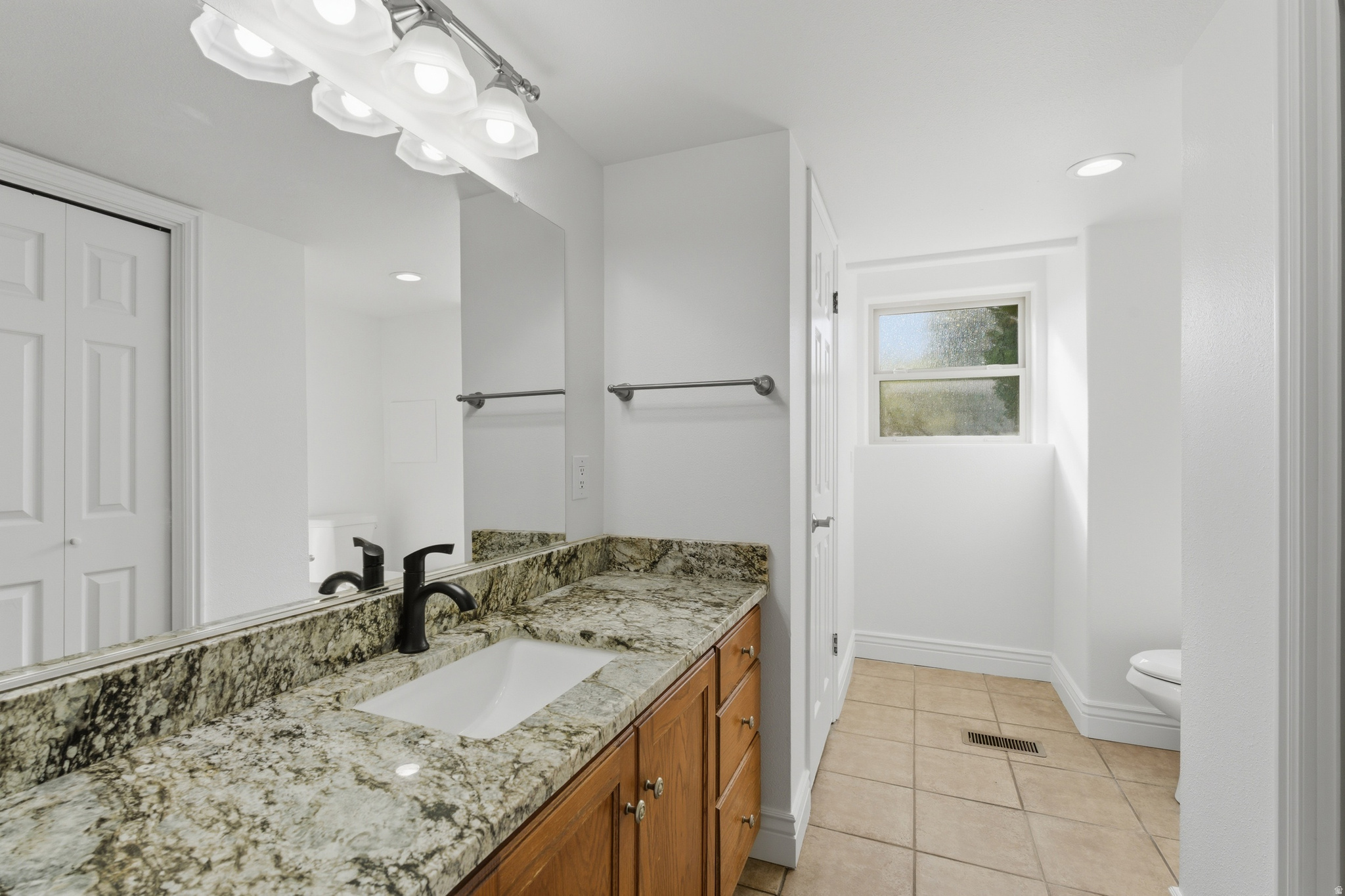 CEDAR HILLS - Residential