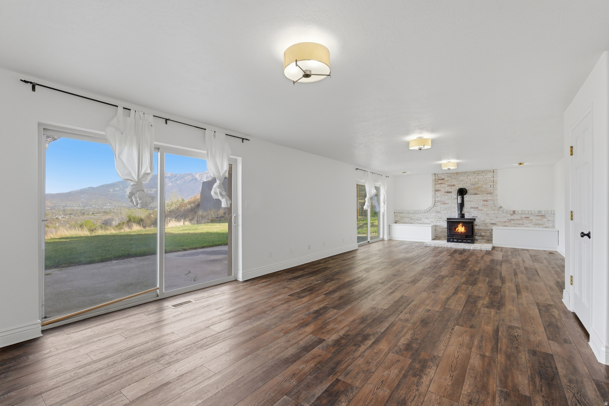 CEDAR HILLS - Residential