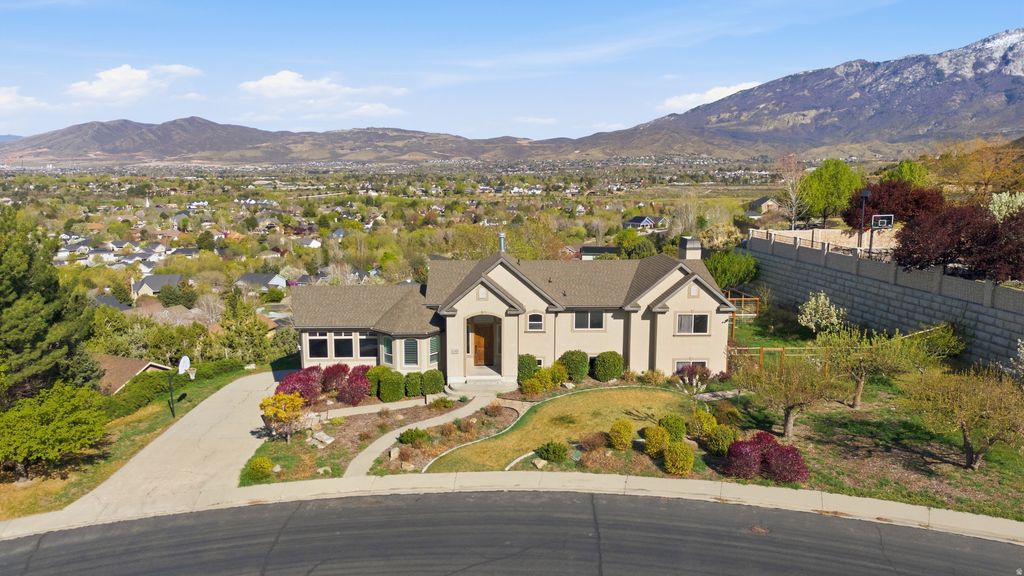Photo of 4309 W OAK RD N, Cedar Hills, UT 84062 (MLS # 2147293)