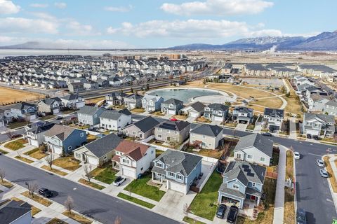 Tiny photo for 65 E 425 N, Vineyard, UT 84059 (MLS # 2141628)