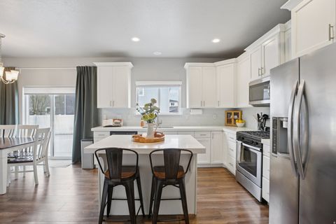 Tiny photo for 65 E 425 N, Vineyard, UT 84059 (MLS # 2141628)