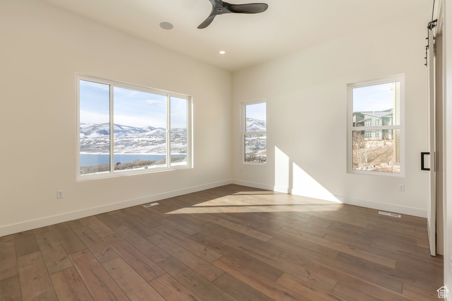 LAKE VIEW ESTATES - Residential