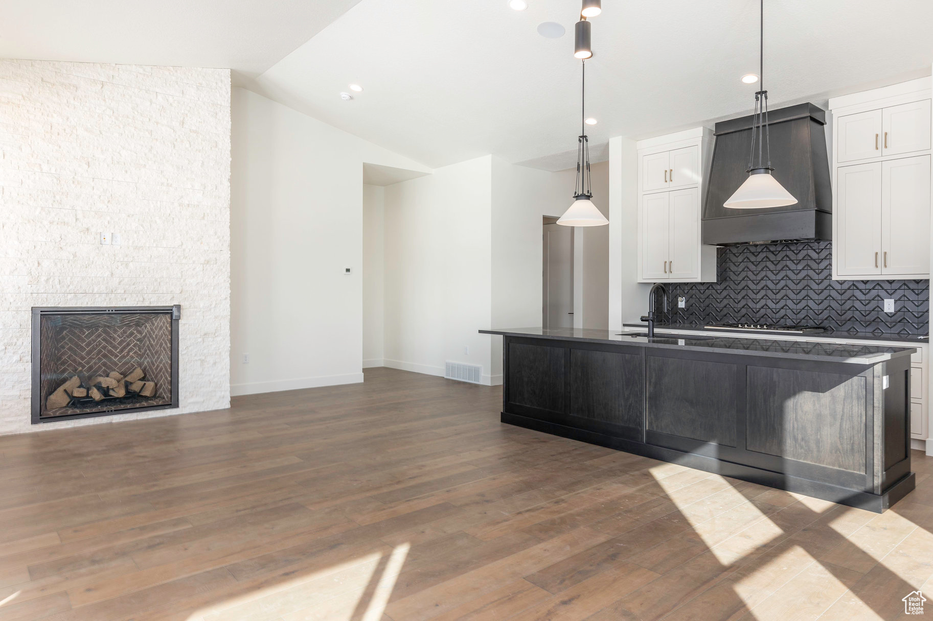 LAKE VIEW ESTATES - Residential