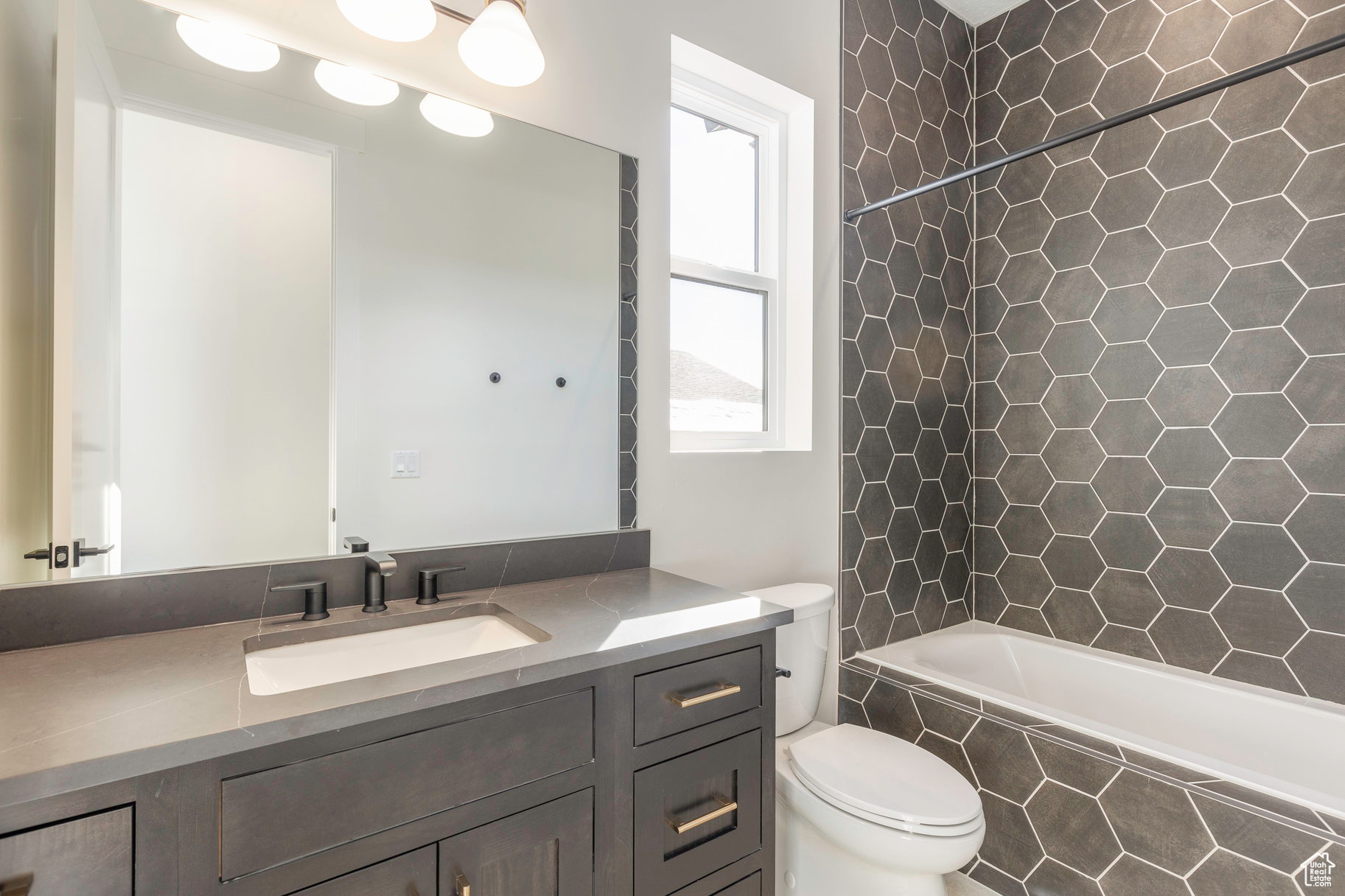 LAKE VIEW ESTATES - Residential