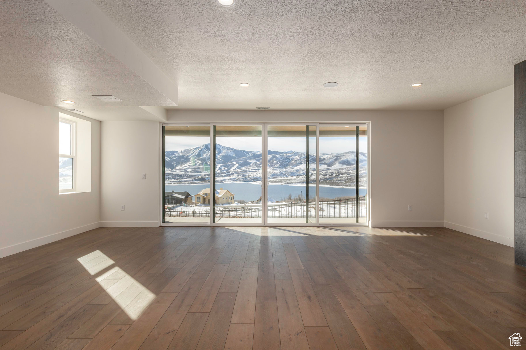 LAKE VIEW ESTATES - Residential