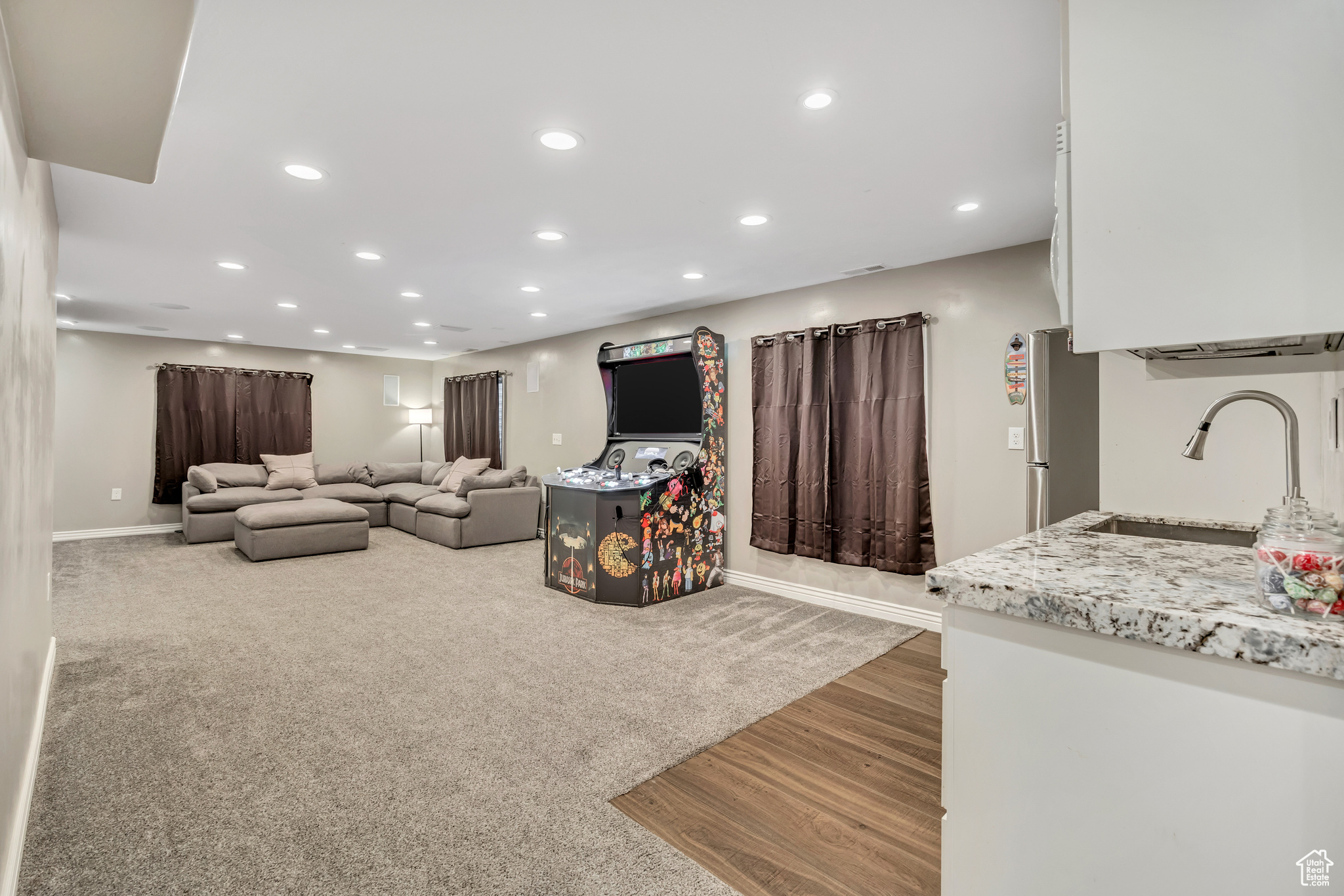 OAKS AT JORDAN HILLS - Residential