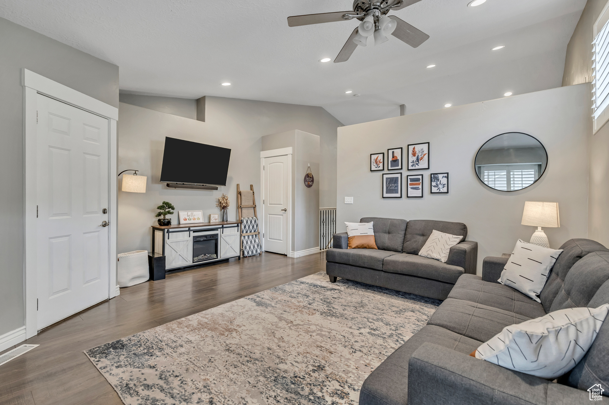 OAKS AT JORDAN HILLS - Residential