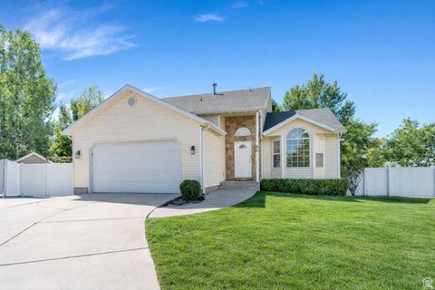 Tiny photo for 35 W 1350 N, American Fork, UT 84003 (MLS # 2128367)