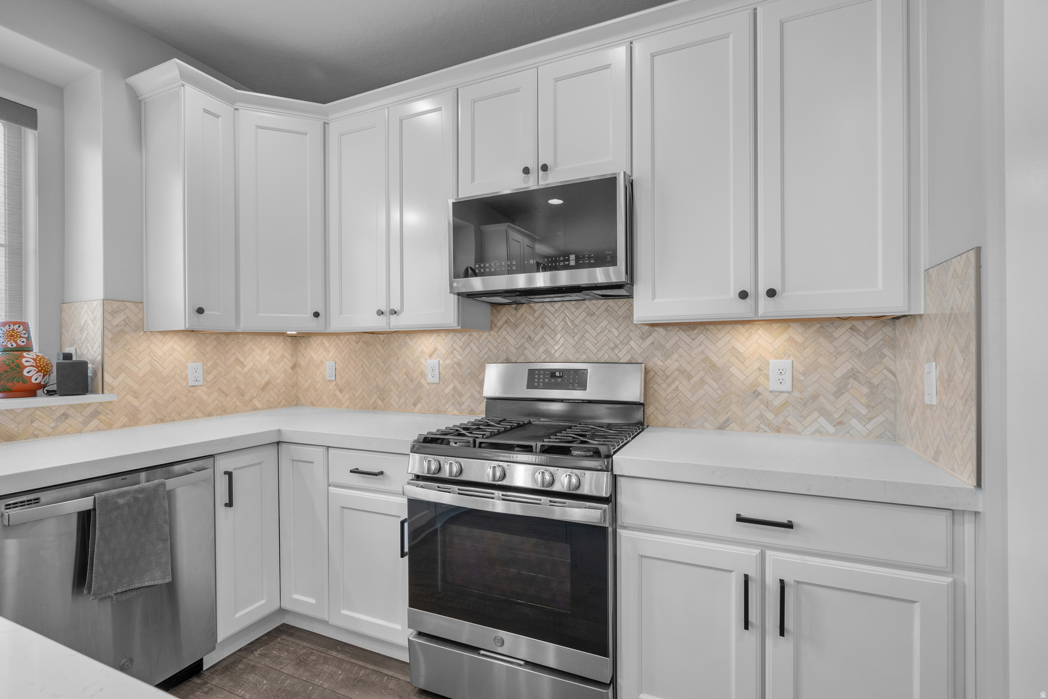 BROADVIEW SHORES - Residential