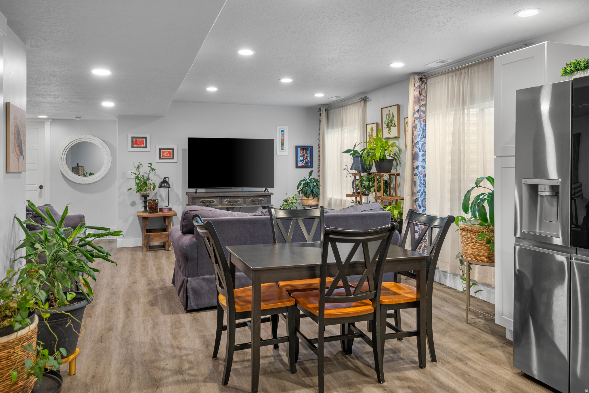 BROADVIEW SHORES - Residential