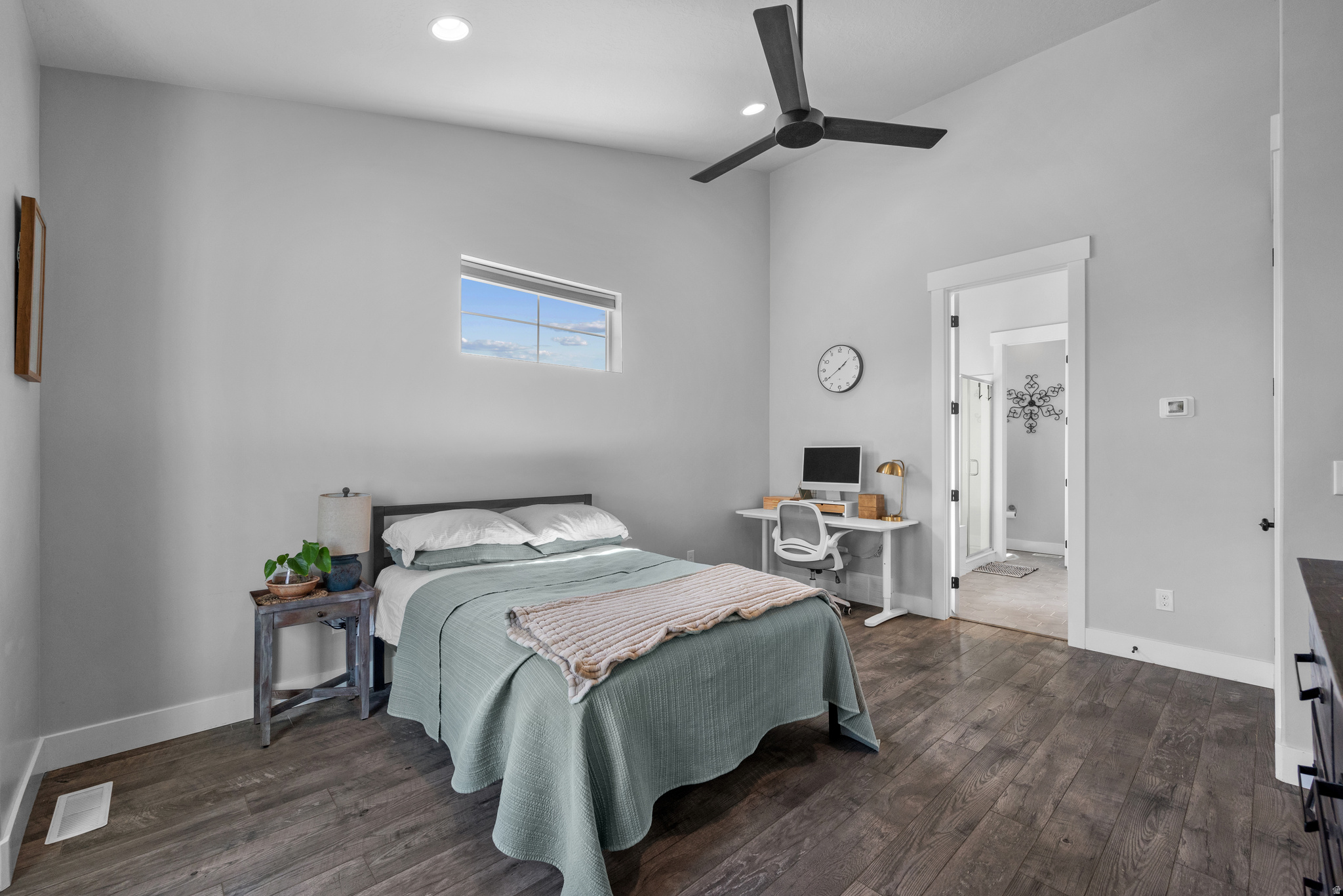 BROADVIEW SHORES - Residential