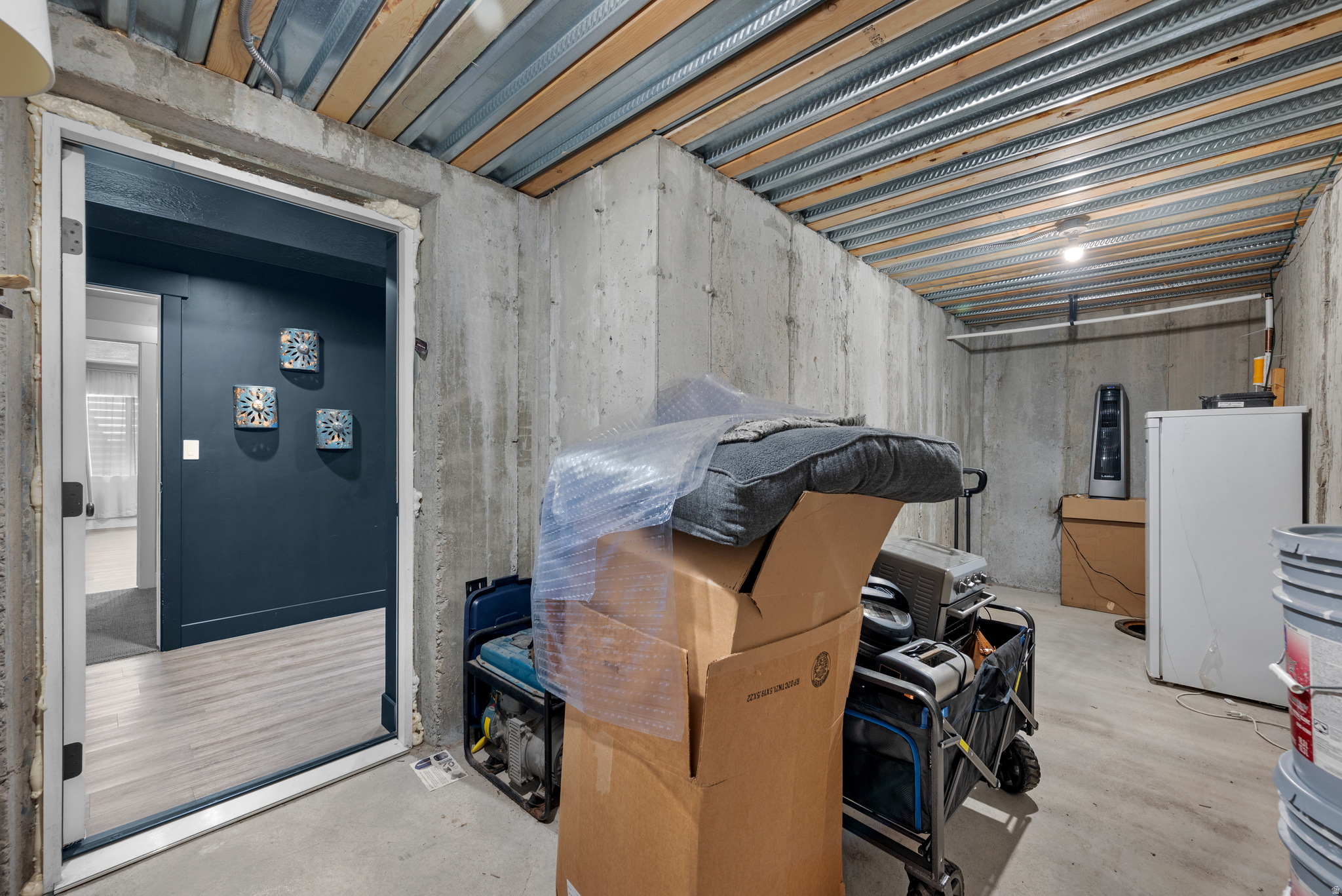 BROADVIEW SHORES - Residential