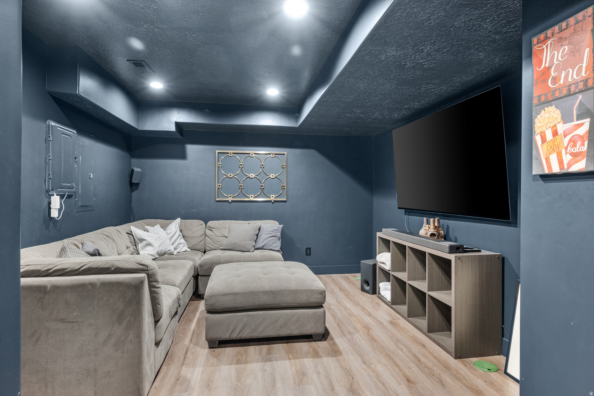 BROADVIEW SHORES - Residential