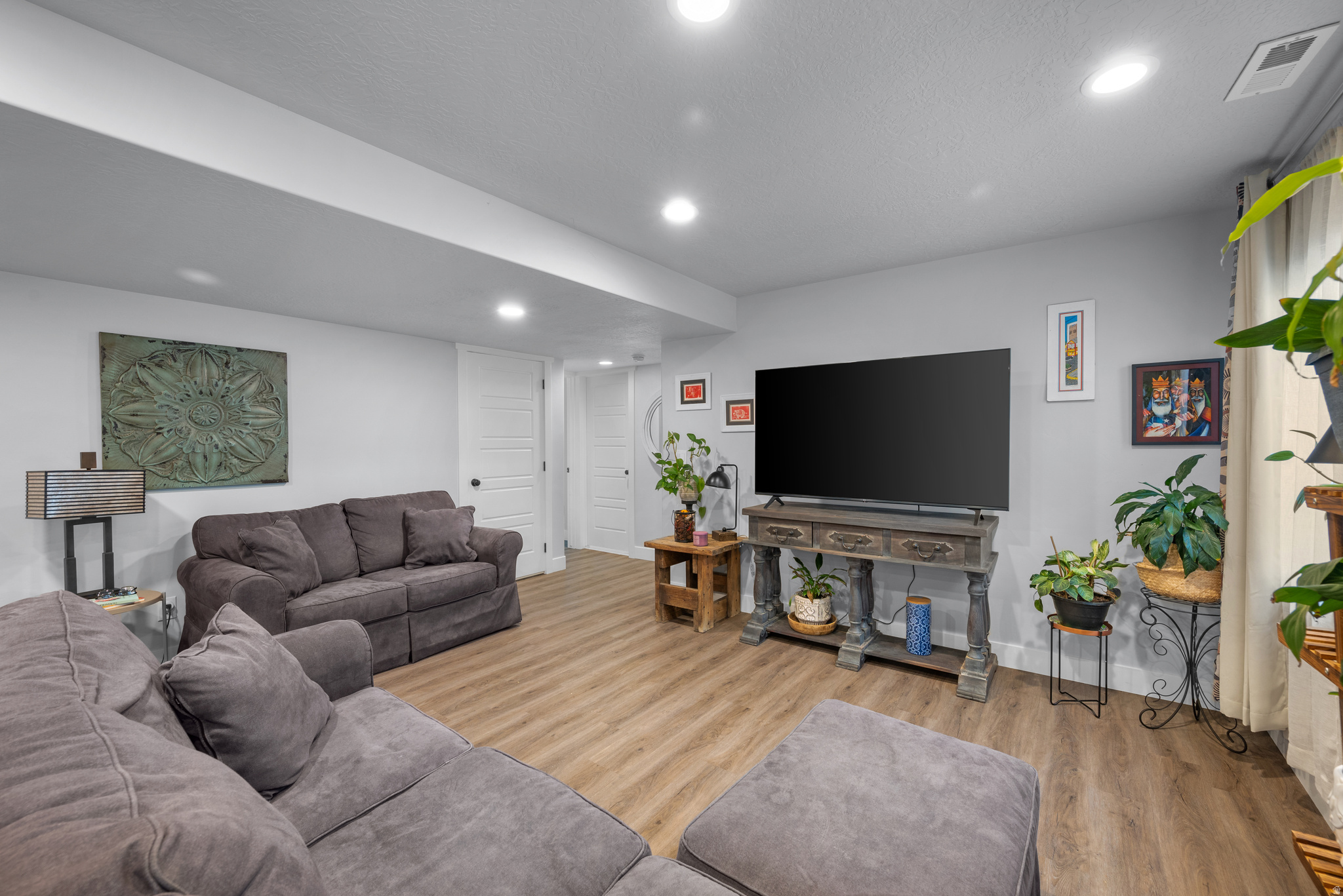 BROADVIEW SHORES - Residential