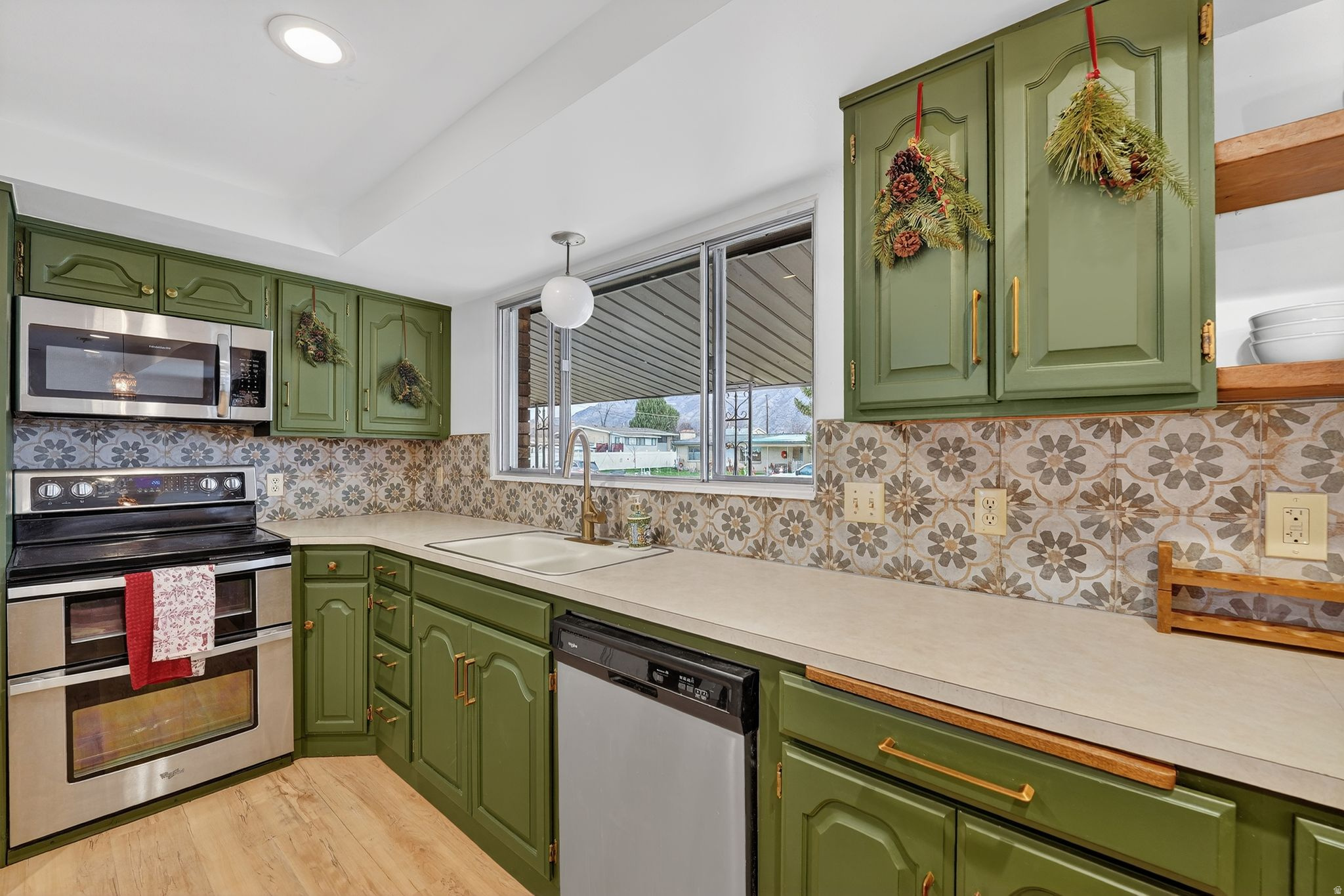 HELENA HEIGHTS - Residential