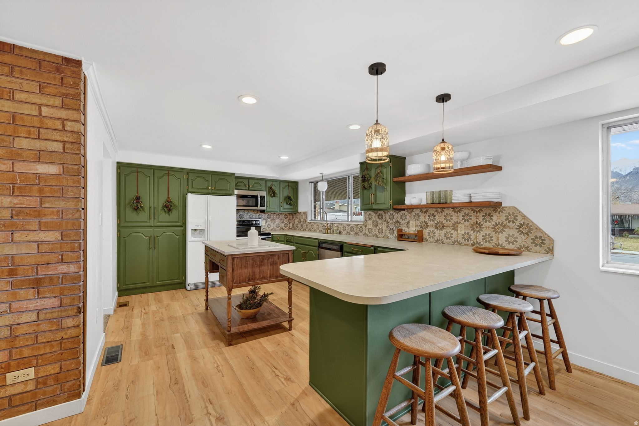 HELENA HEIGHTS - Residential