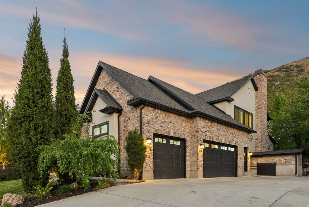 Photo of 634 E DRAPER WOODS WAY, Draper, UT 84020 (MLS # 2175827)