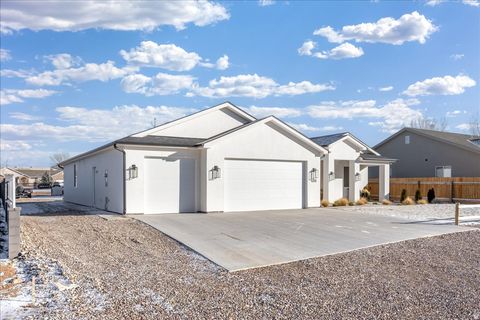 Tiny photo for 498 S 75 E, Enterprise, UT 84725 (MLS # 2130265)