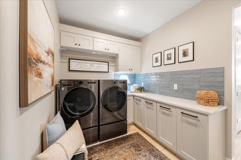 Tiny photo for 498 S 75 E, Enterprise, UT 84725 (MLS # 2130265)