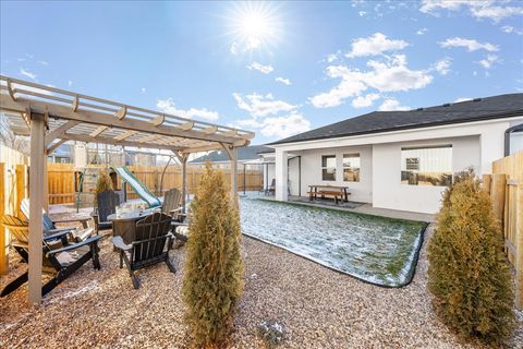 Tiny photo for 498 S 75 E, Enterprise, UT 84725 (MLS # 2130265)