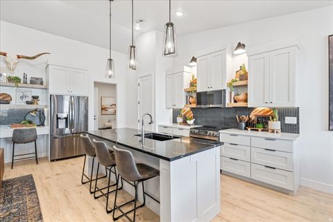 Tiny photo for 498 S 75 E, Enterprise, UT 84725 (MLS # 2130265)