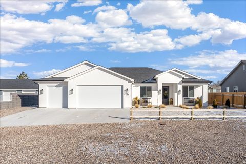Tiny photo for 498 S 75 E, Enterprise, UT 84725 (MLS # 2130265)