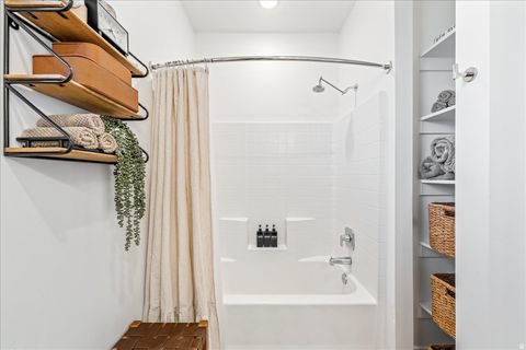 Tiny photo for 498 S 75 E, Enterprise, UT 84725 (MLS # 2130265)