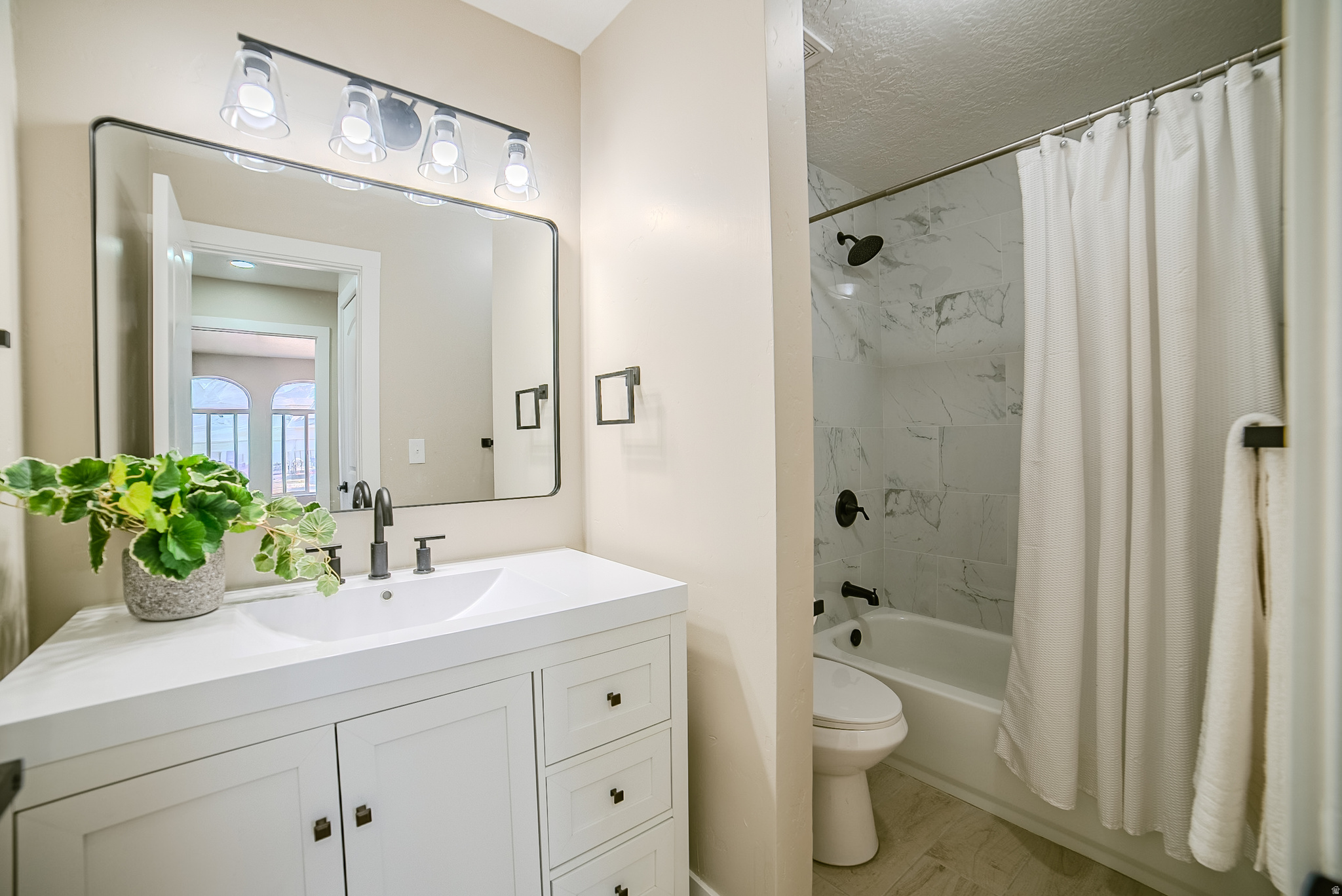 EVERGREEN FARMS - Residential