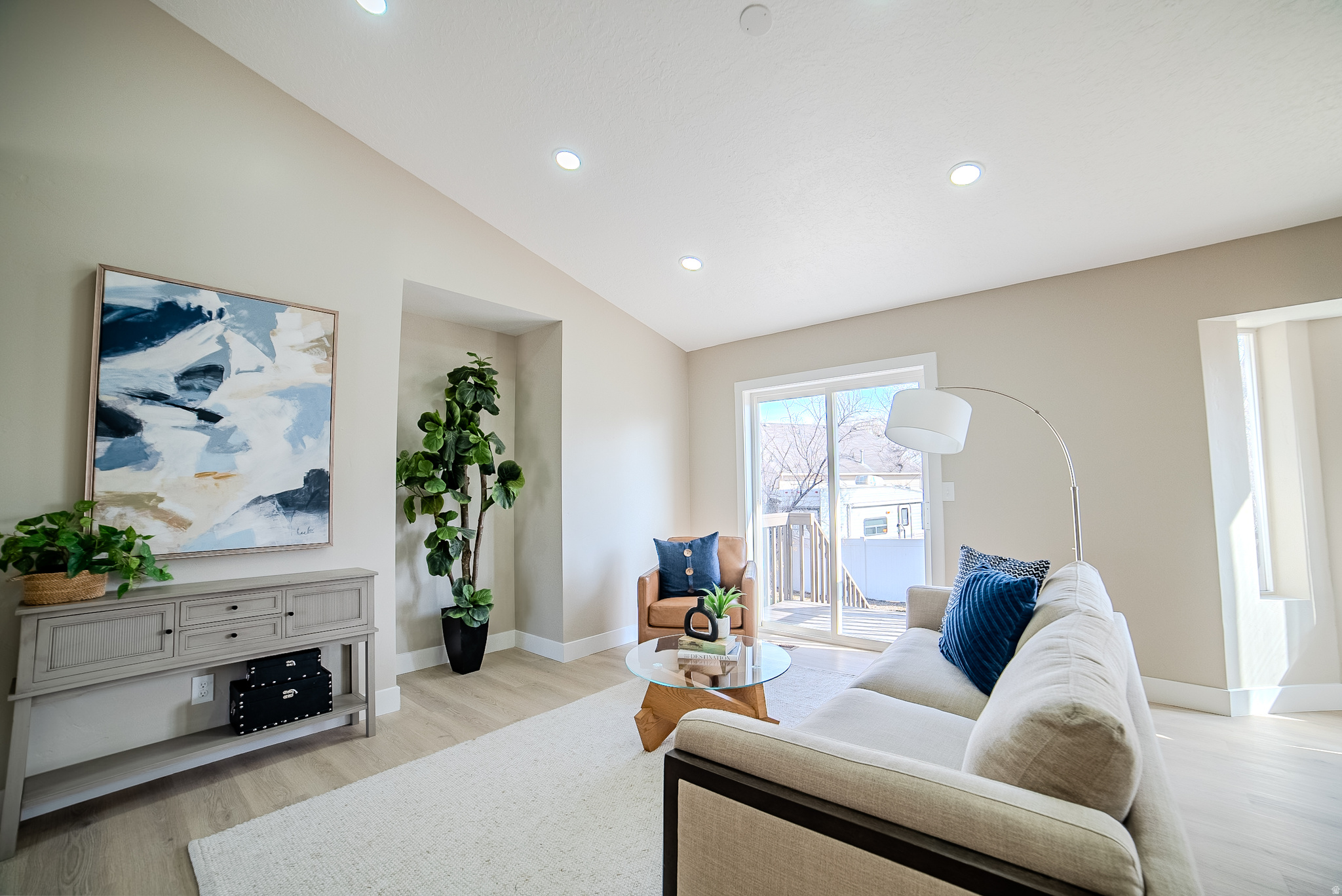 3045 S FERNBUSH DR W