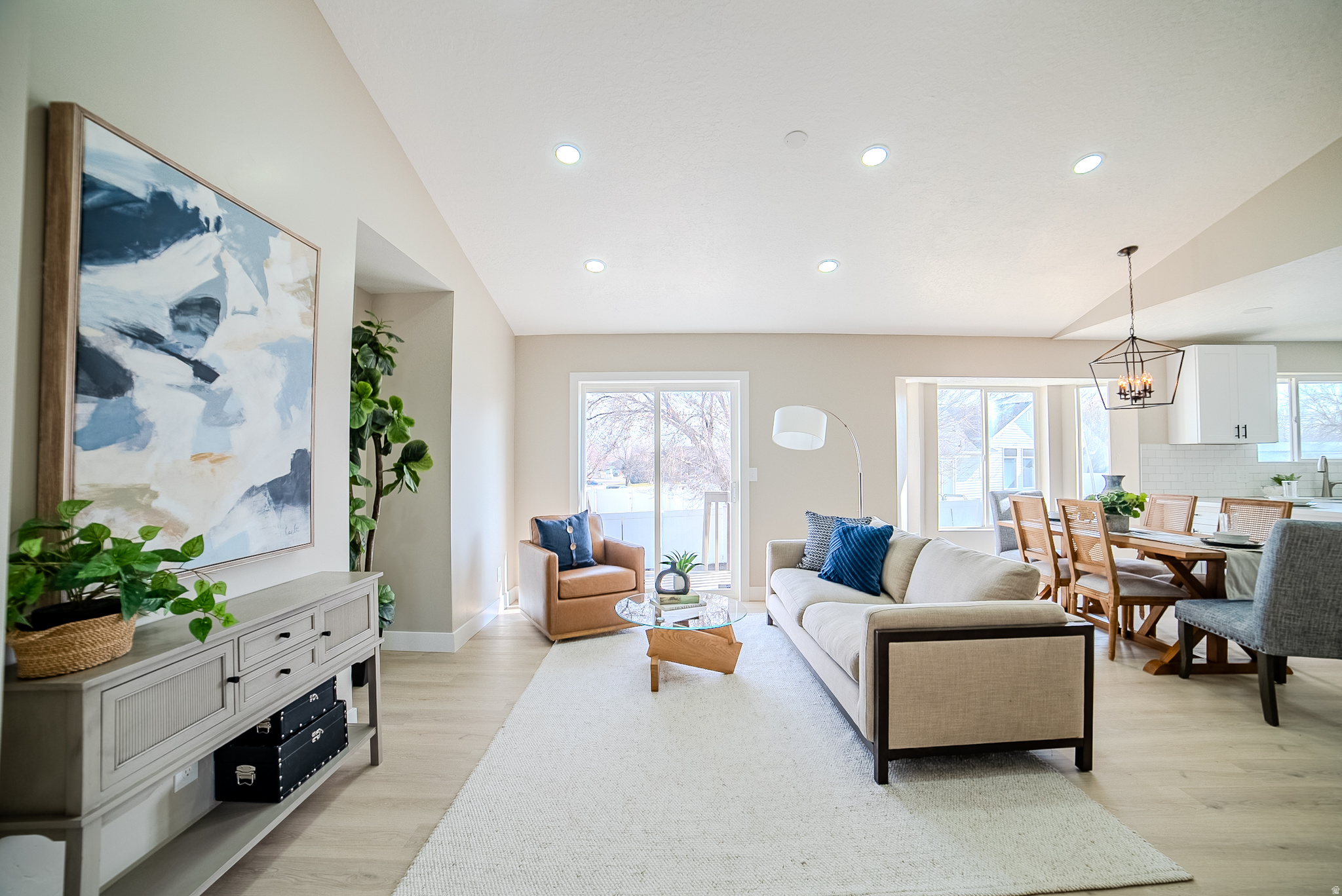 3045 S FERNBUSH DR W