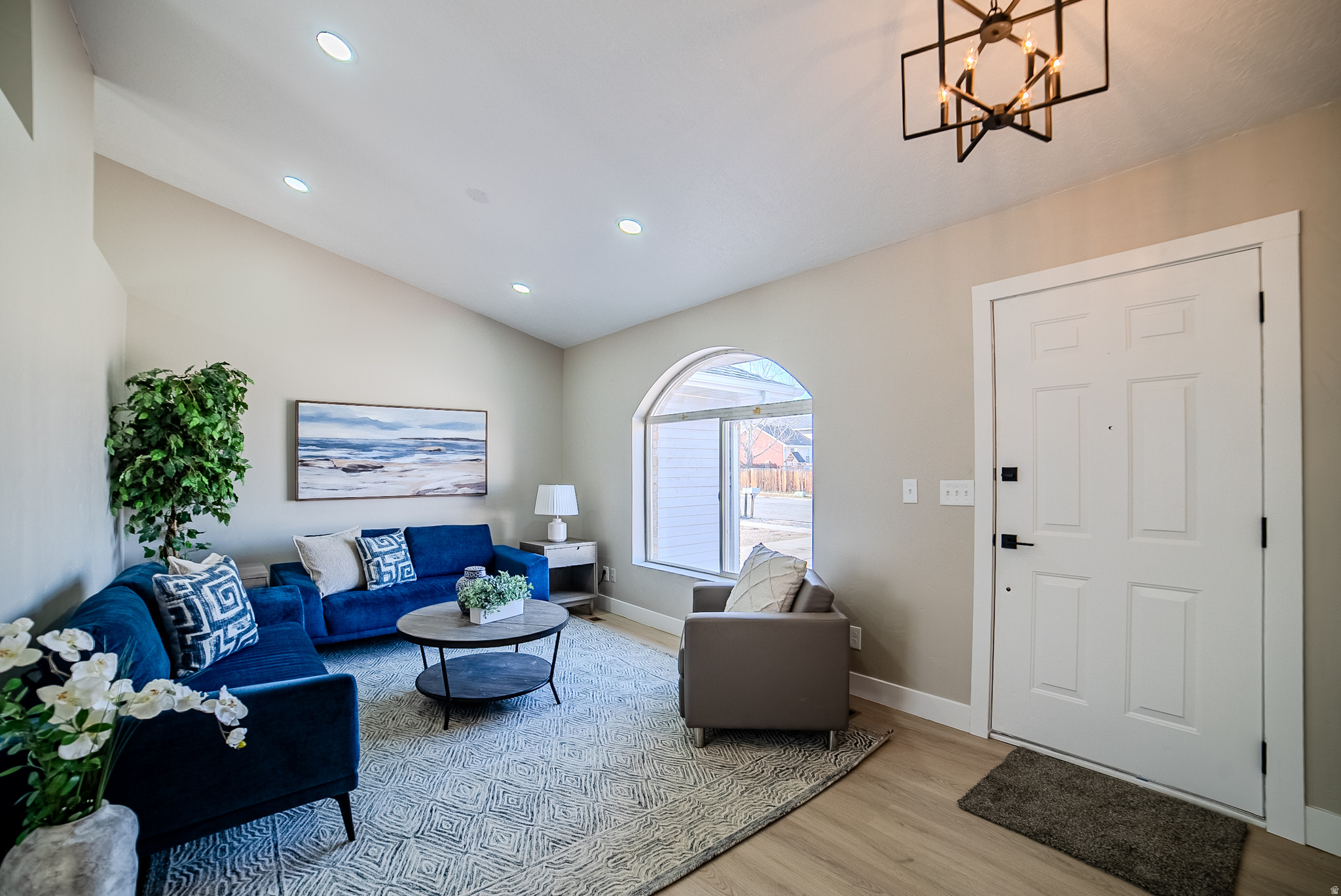 3045 S FERNBUSH DR W