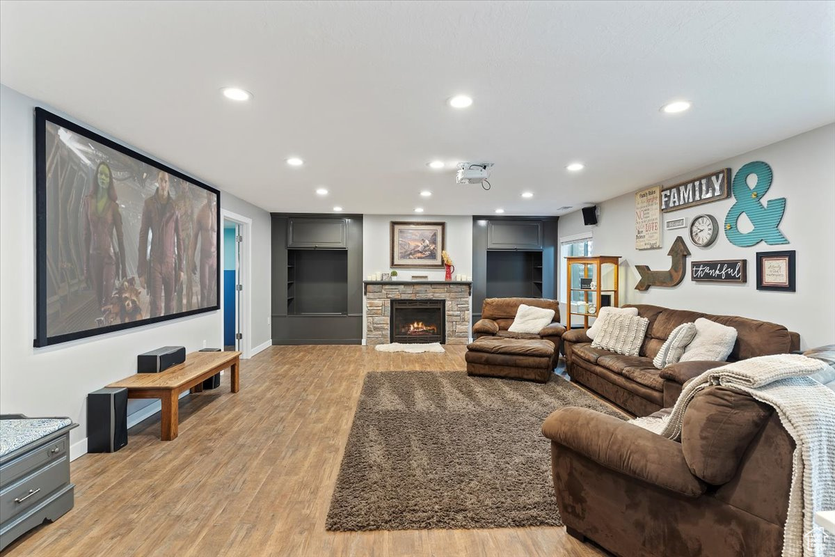 MONTEREY - Residential