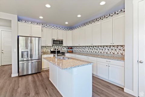 Tiny photo for 587 S 1400 W, Syracuse, UT 84075 (MLS # 2117998)