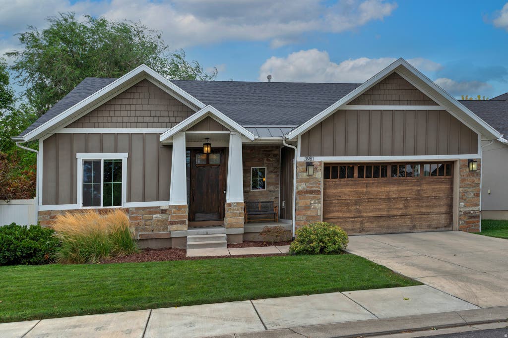 Photo of 3981 S ORCHARD PARK COURT Ct E, Holladay, UT 84124 (MLS # 2178979)