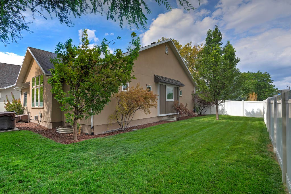 Photo of 3981 S ORCHARD PARK COURT Ct E, Holladay, UT 84124 (MLS # 2178979)