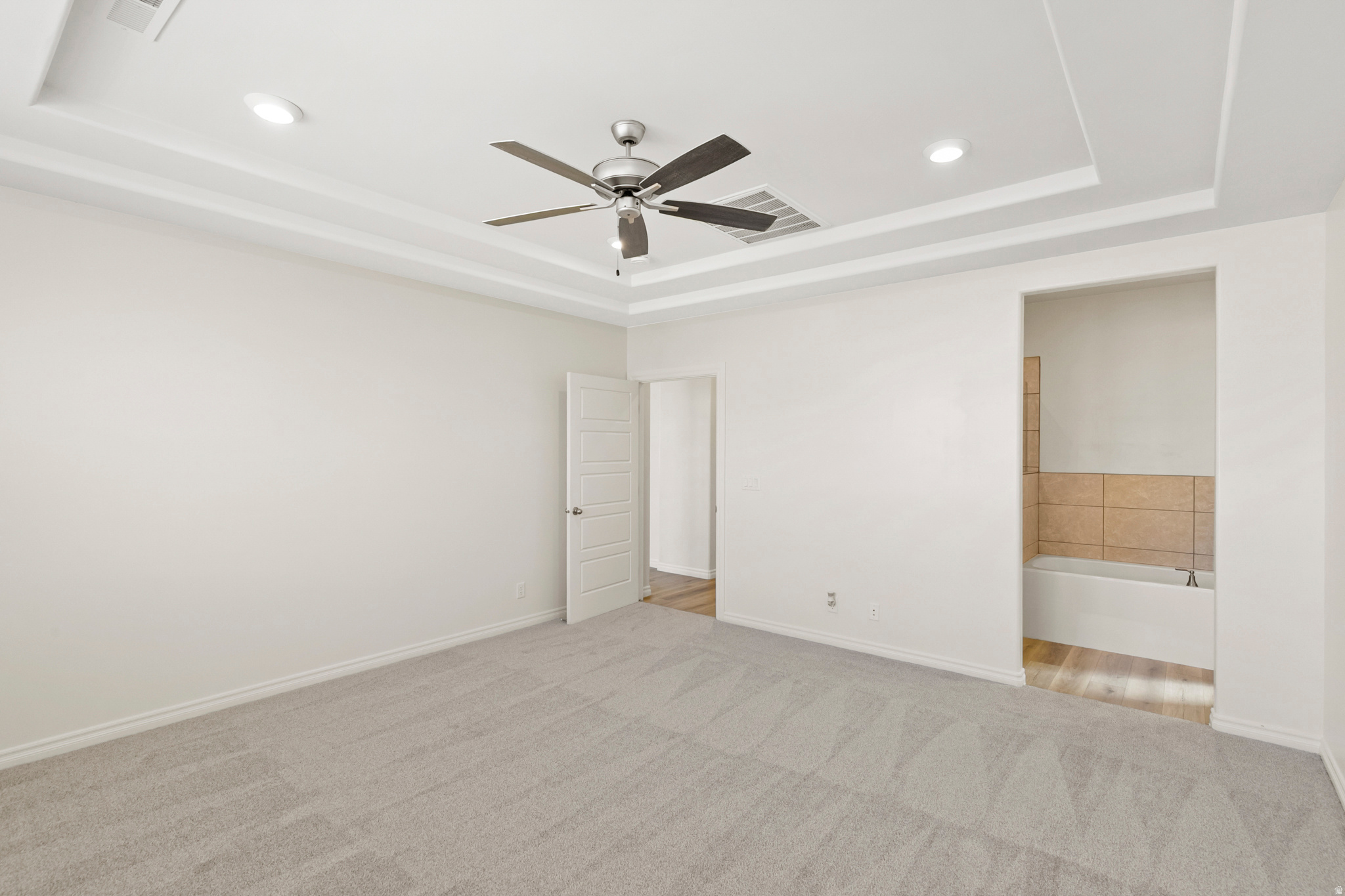 CECITA CREST AT DIVARIO PH 1 - Residential