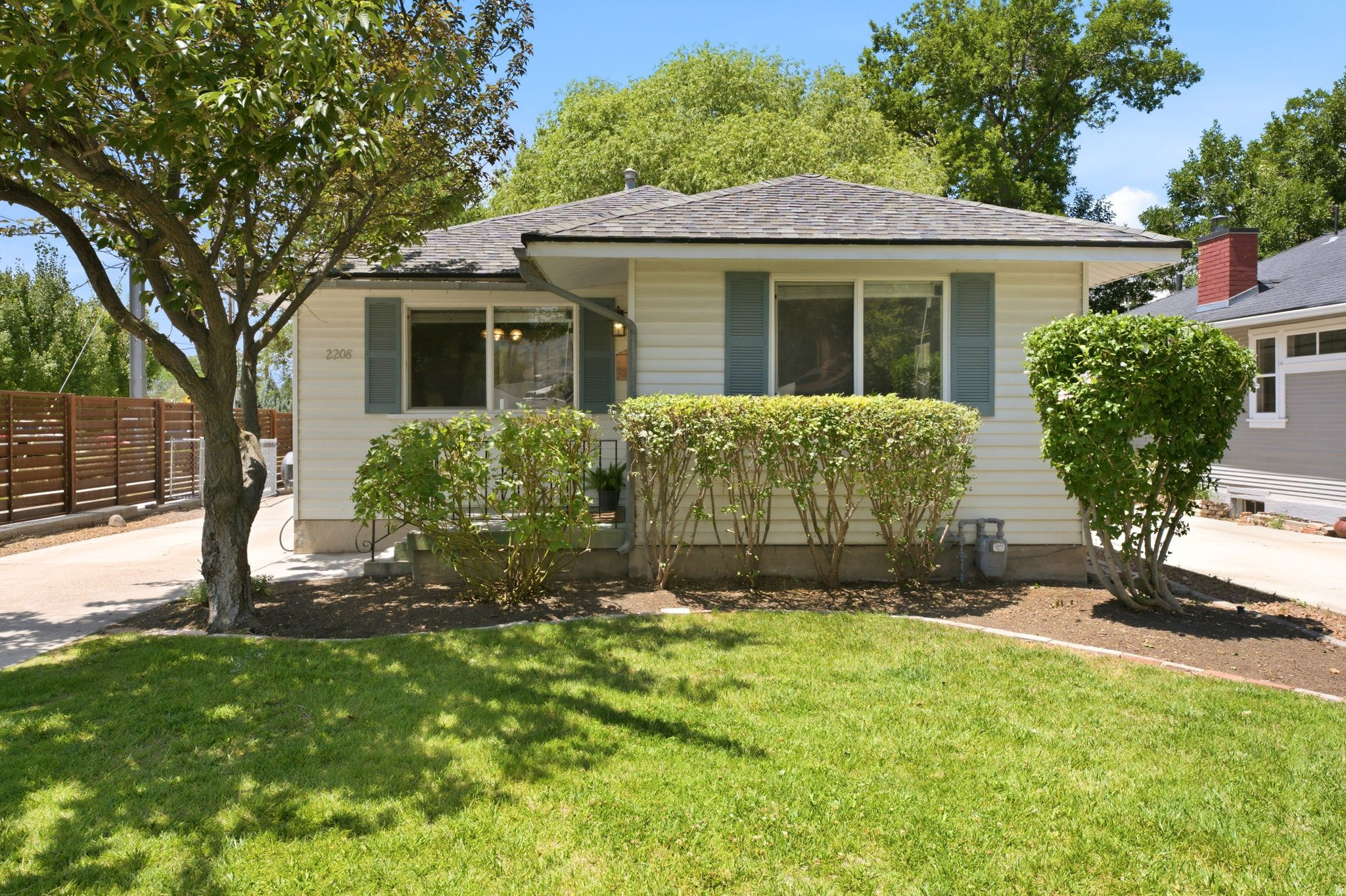 Photo 1 of 40 — 2208 LINCOLN ST, Salt Lake City, UT 84106